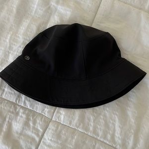 Lululemon bucket hat